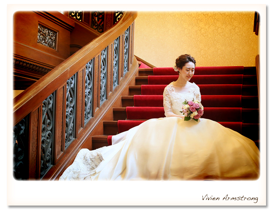 旧前田侯爵邸の大階段で結婚写真